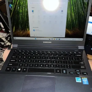 Samsung Laptop 900x,Intel Core i7-4500u,8GB RAM 256GB SSD WIN 11 Pro